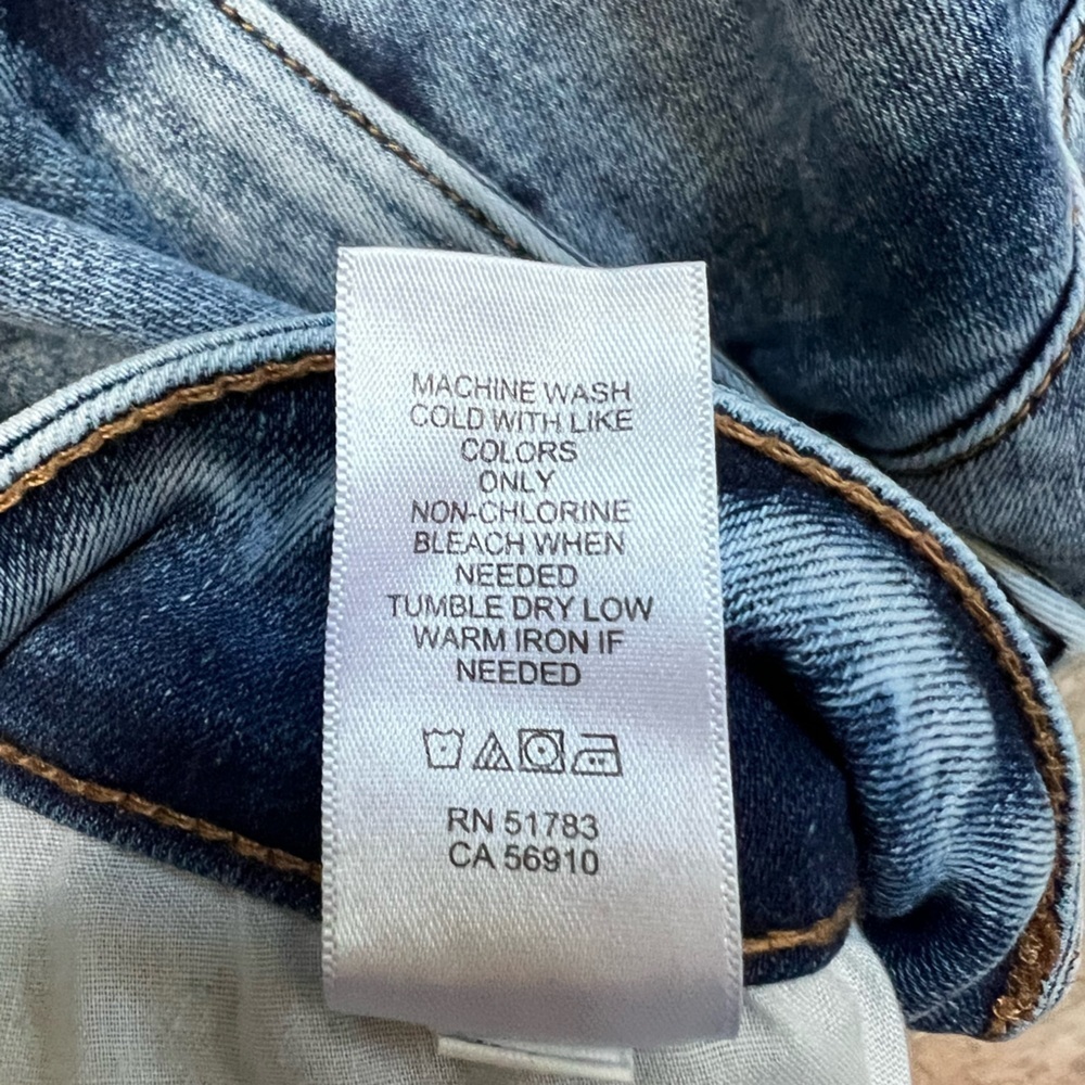 Women’s Maurice’s distressed jeans XL short S - Picture 4 of 8